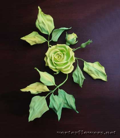 зеленая роза из фома